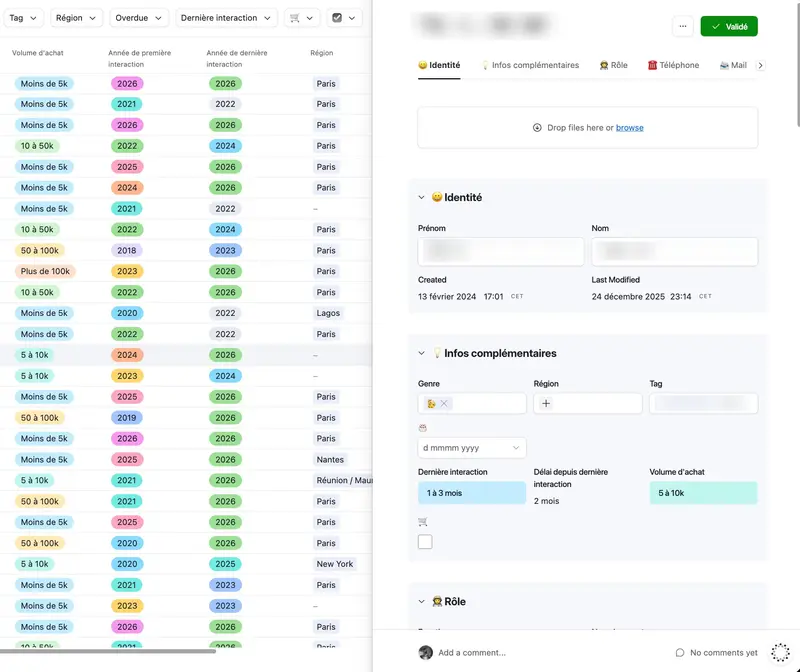 CRM sur-mesure avec vue liste et fiche contact